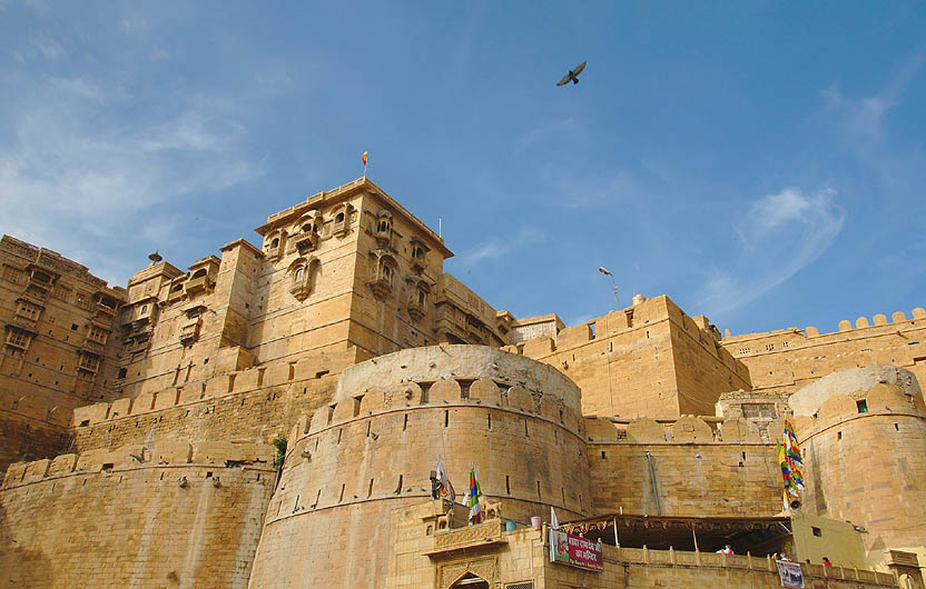 Stunning Bikaner, Jaisalmer, Jodhpur & Udaipur Tour Package